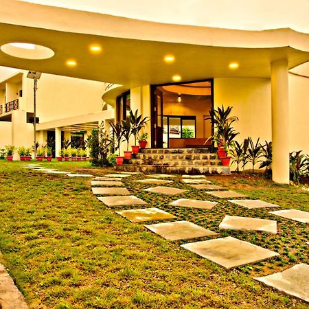 The Palm Resort-Luxuria Nainital Exterior foto